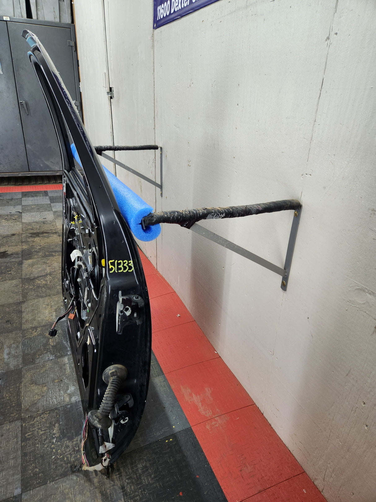 2007-2011 Cadillac Escalade LH Front Driver Side Door