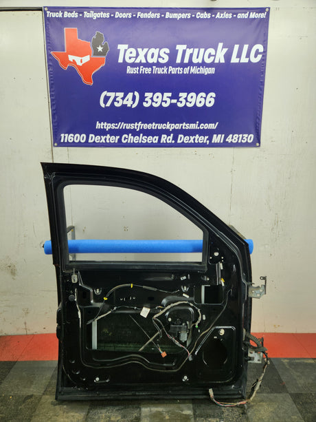 2007-2011 Cadillac Escalade LH Front Driver Side Door