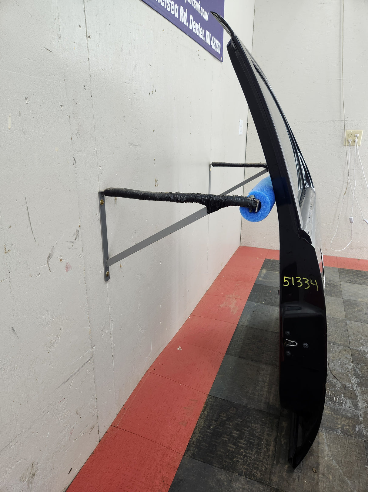 2007-2011 Cadillac Escalade RH Front Passenger Side Door