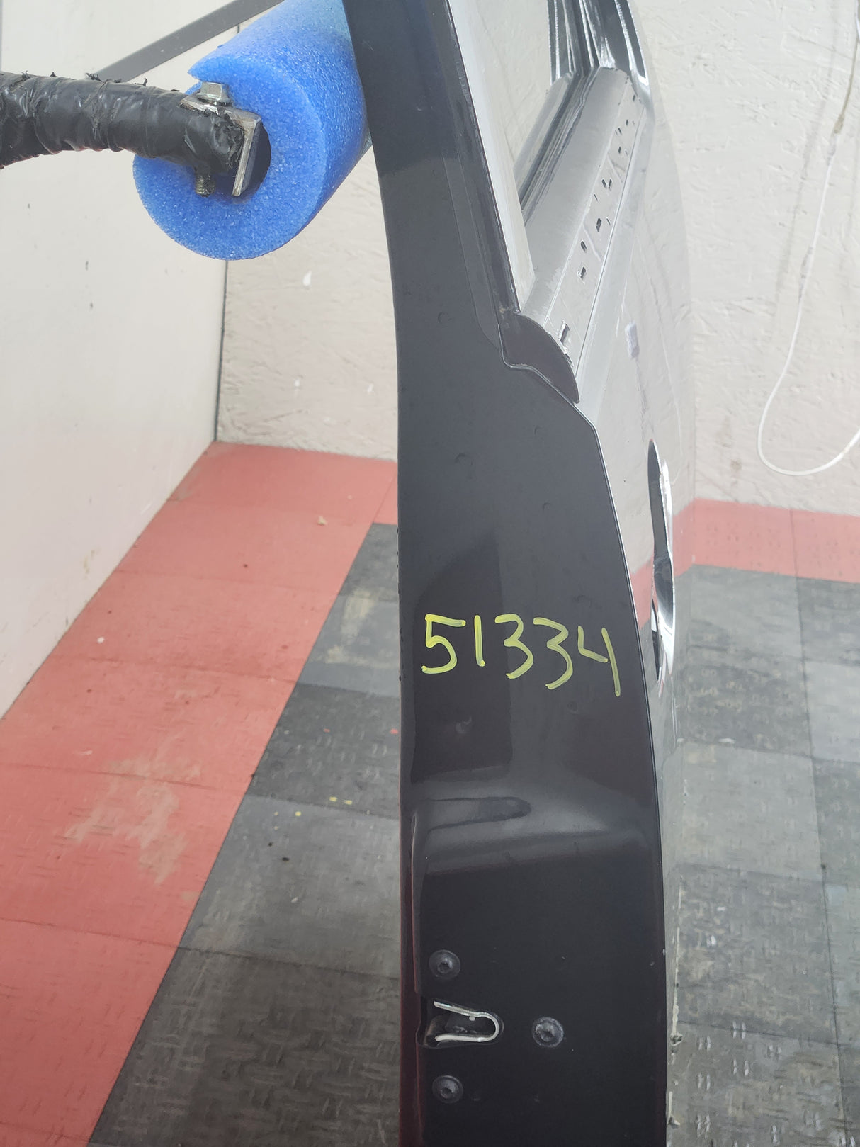 2007-2011 Cadillac Escalade RH Front Passenger Side Door