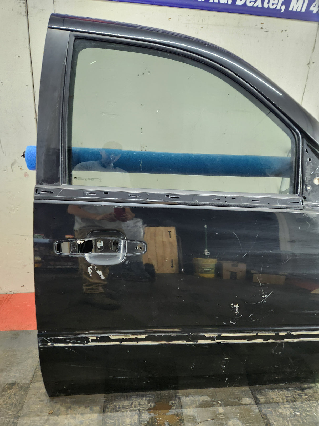 2007-2011 Cadillac Escalade RH Front Passenger Side Door