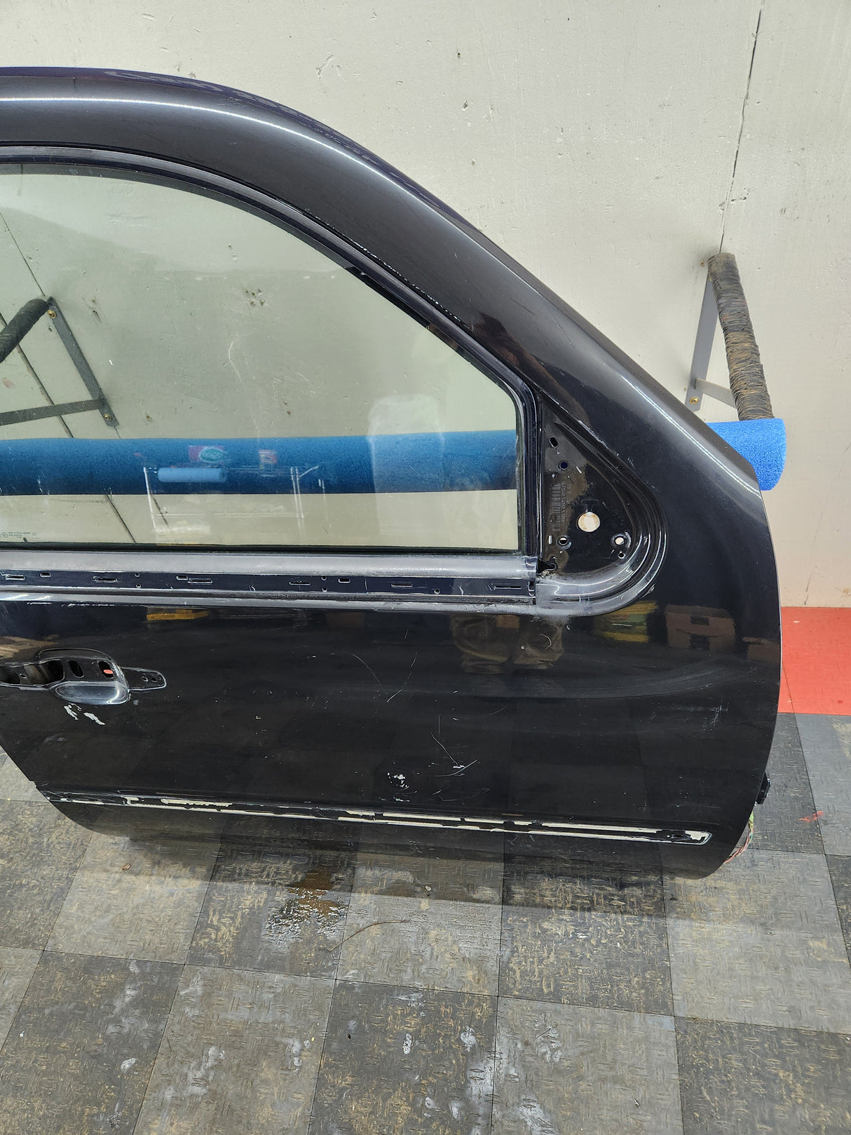 2007-2011 Cadillac Escalade RH Front Passenger Side Door