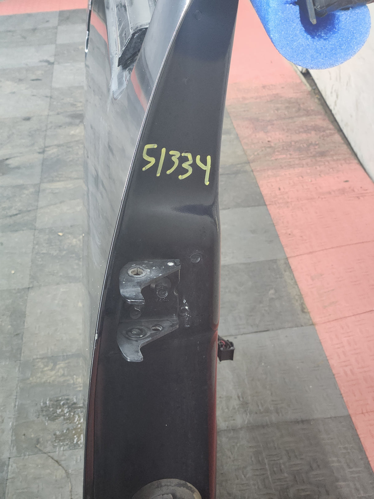 2007-2011 Cadillac Escalade RH Front Passenger Side Door