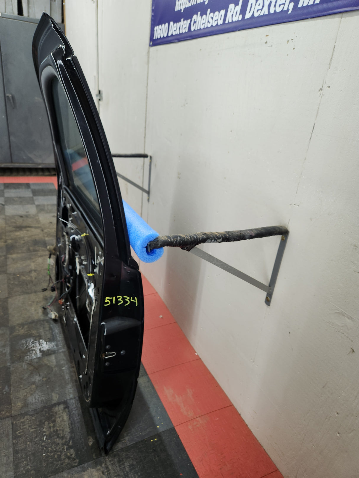 2007-2011 Cadillac Escalade RH Front Passenger Side Door