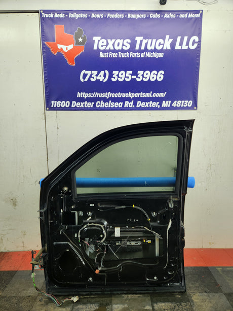 2007-2011 Cadillac Escalade RH Front Passenger Side Door