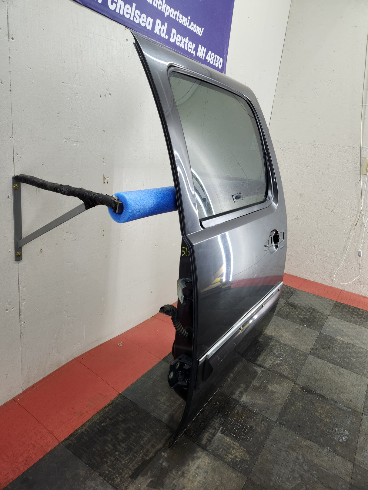 2007-2013 Chevrolet Silverado / GMC Sierra 1500 2500 3500 HD Crew Cab LH Driver Side Rear Door