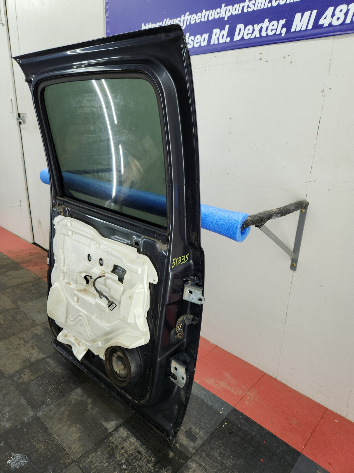 2007-2013 Chevrolet Silverado / GMC Sierra 1500 2500 3500 HD Crew Cab LH Driver Side Rear Door