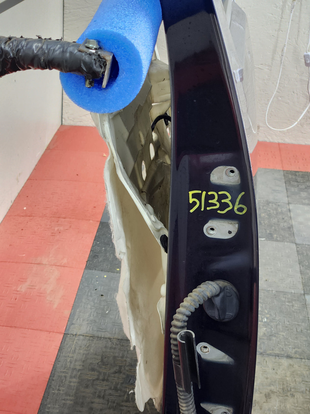 2007-2013 Chevrolet Silverado / GMC Sierra 1500 2500 3500 HD Extended Cab RH Rear Passenger Side Door