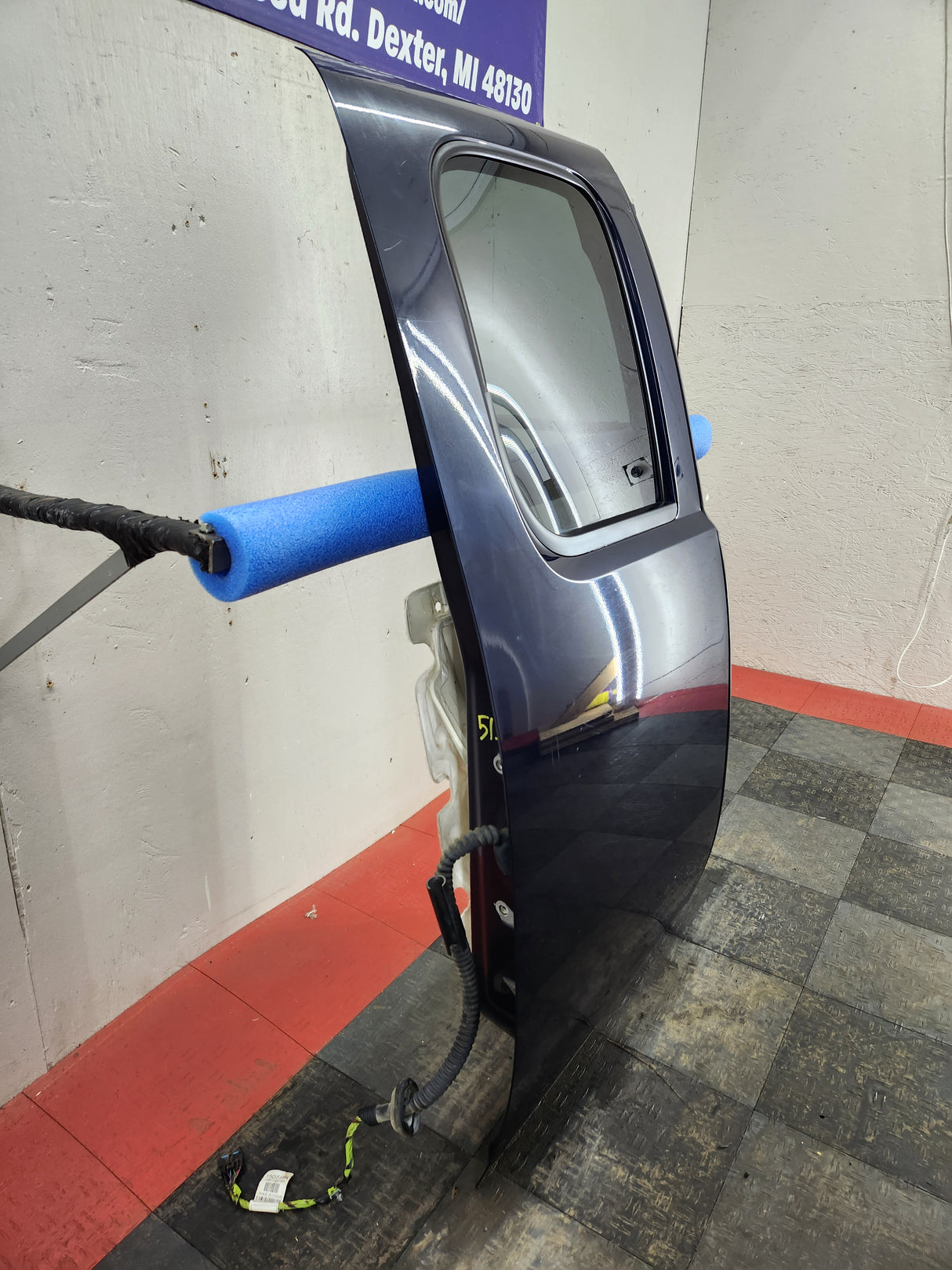 2007-2013 Chevrolet Silverado / GMC Sierra 1500 2500 3500 HD Extended Cab RH Rear Passenger Side Door