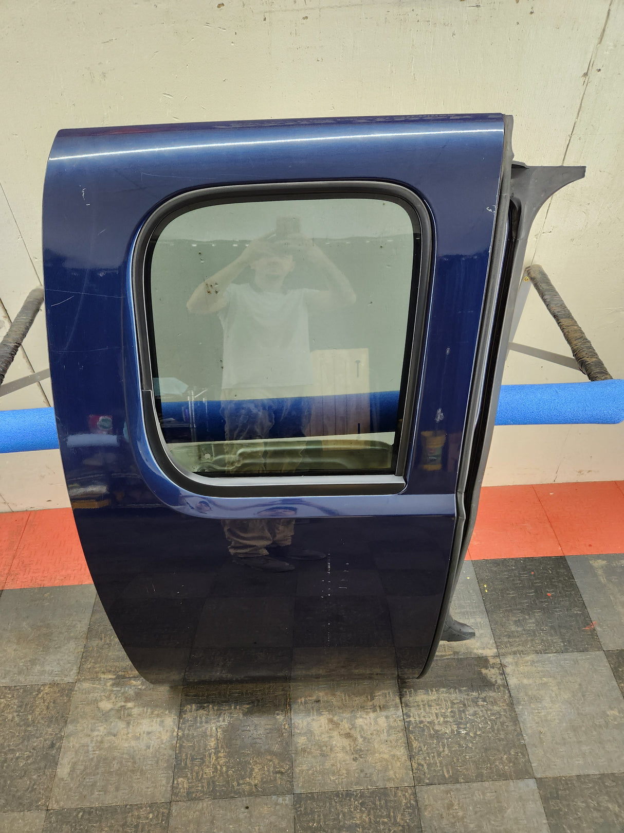 2007-2013 Chevrolet Silverado / GMC Sierra 1500 2500 3500 HD Extended Cab RH Rear Passenger Side Door