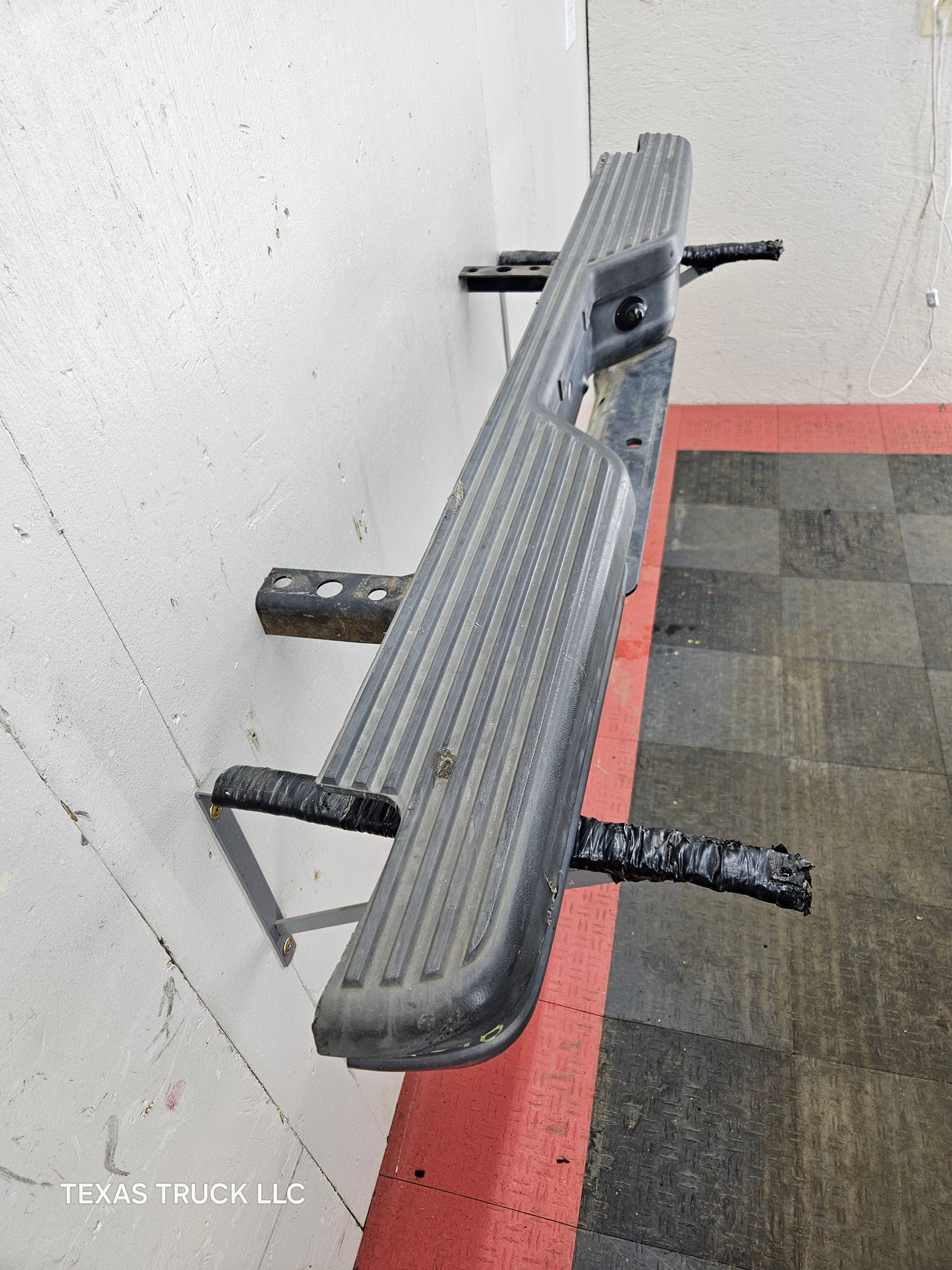 1993-2011 Ford Ranger OEM Rear Bumper