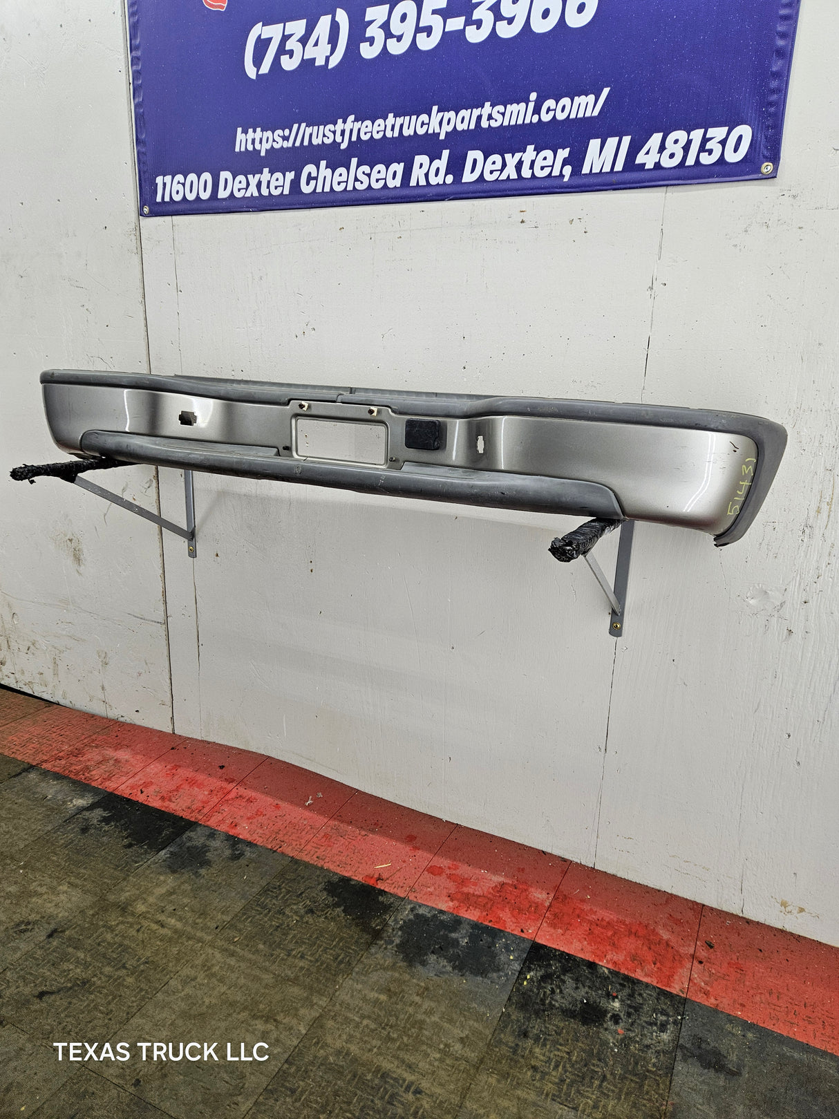 2000-2007 Chevrolet Suburban / GMC Yukon Rear Bumper Step Bumper