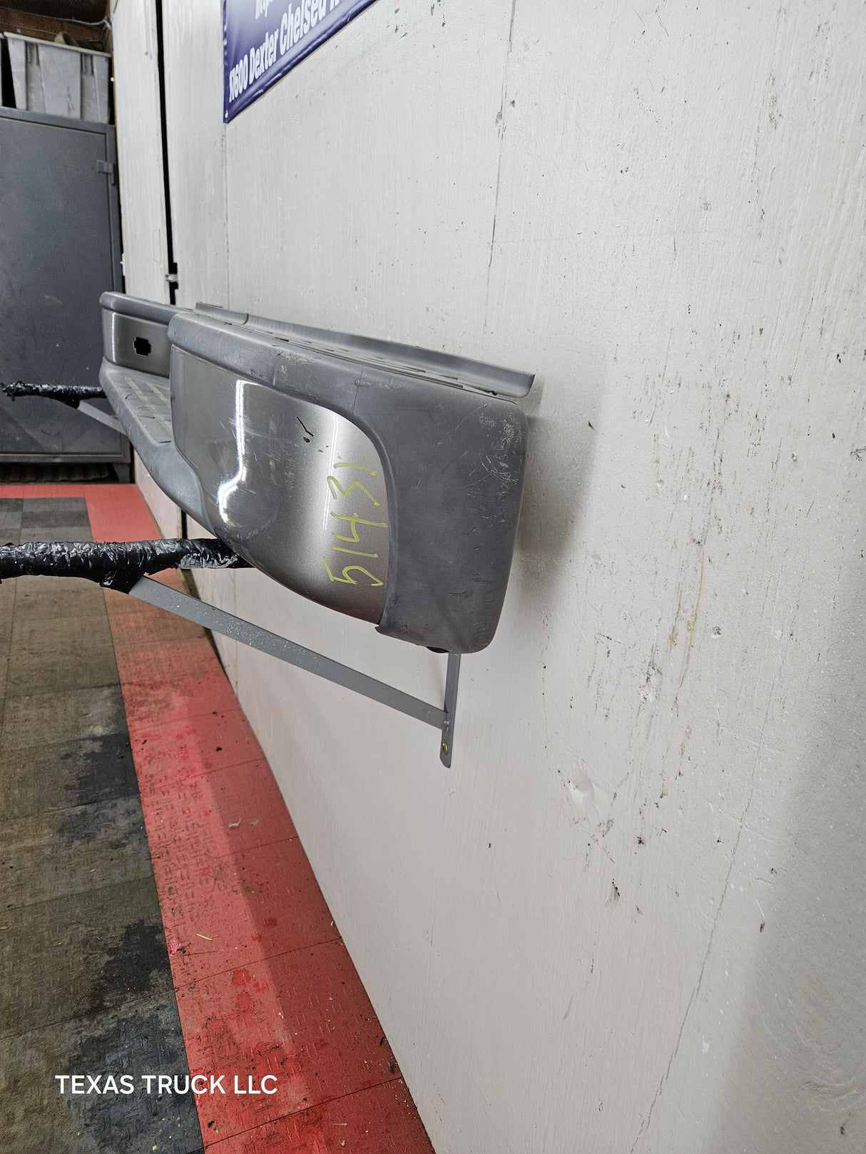 2000-2007 Chevrolet Suburban / GMC Yukon Rear Bumper Step Bumper