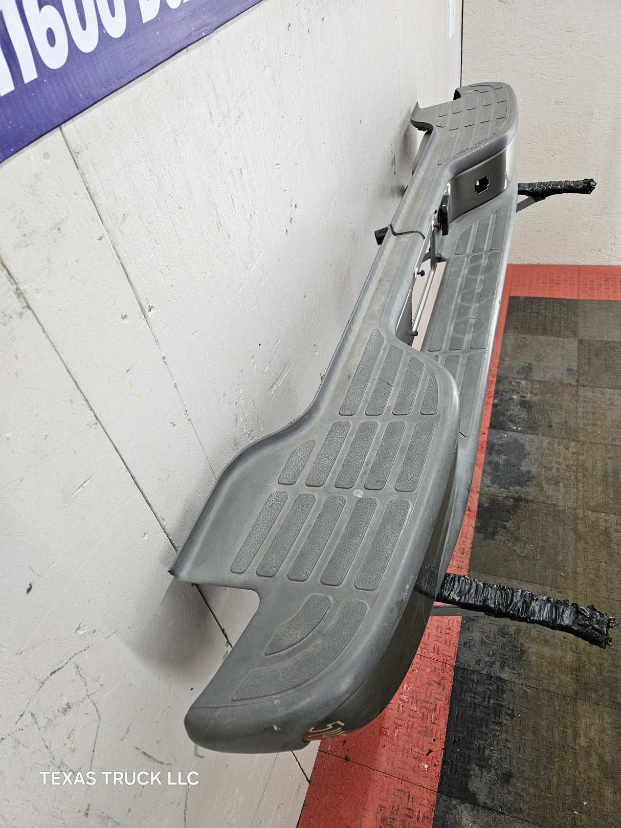 2000-2007 Chevrolet Suburban / GMC Yukon Rear Bumper Step Bumper