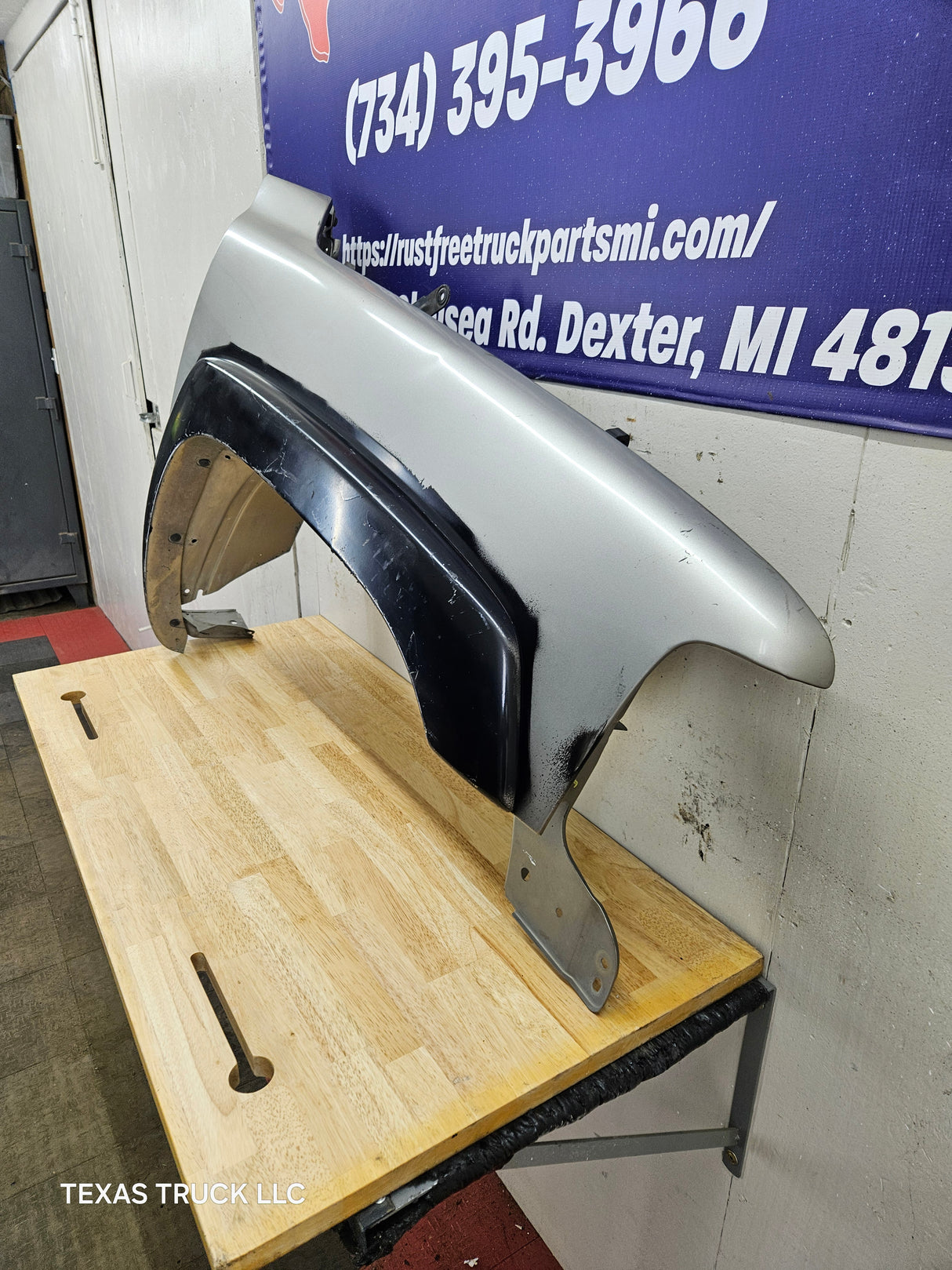 1999-2002 Chevrolet Silverado / Tahoe / Suburban 1500 2500 3500 HD Passenger Front Fender