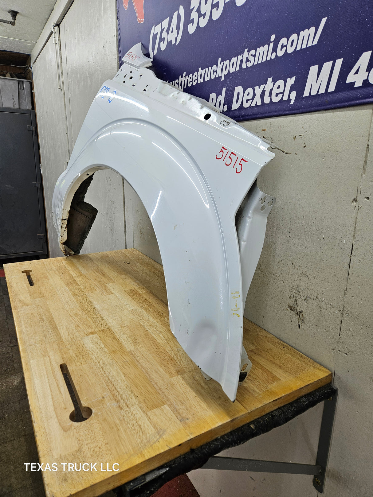 2011-2016 Ford Super Duty F250 F350 RH Passenger Side Front Fender
