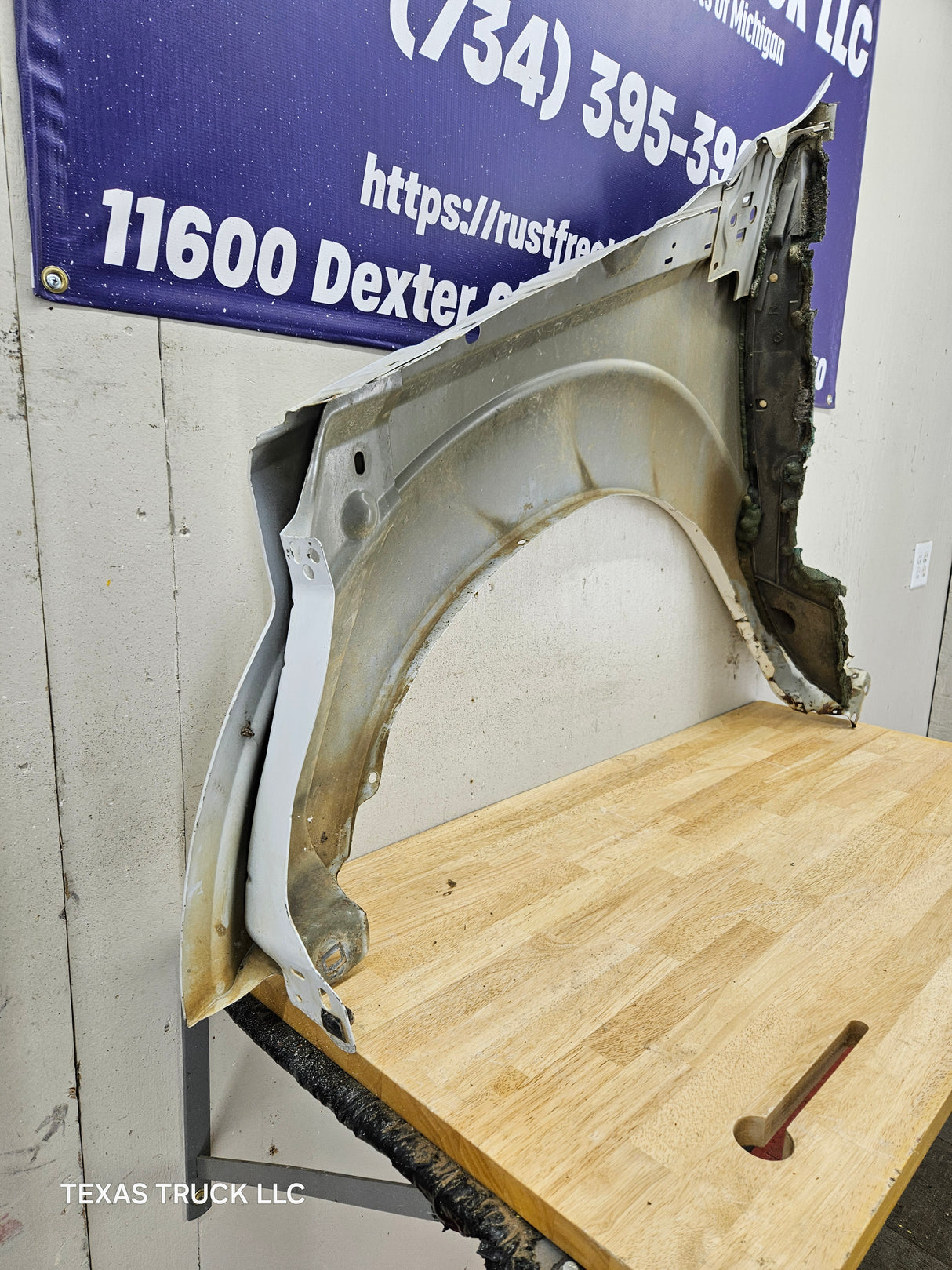 2011-2016 Ford Super Duty F250 F350 RH Passenger Side Front Fender
