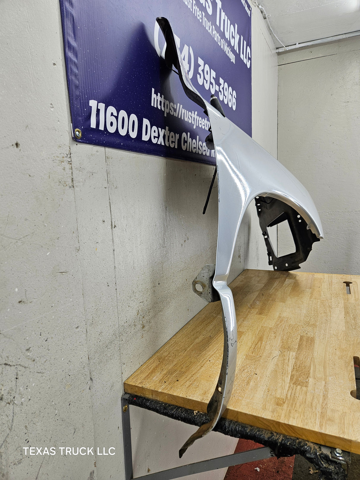 2003-2005 Dodge Ram 3rd Gen 1500 2500 3500 RH Passenger Side Front Fender