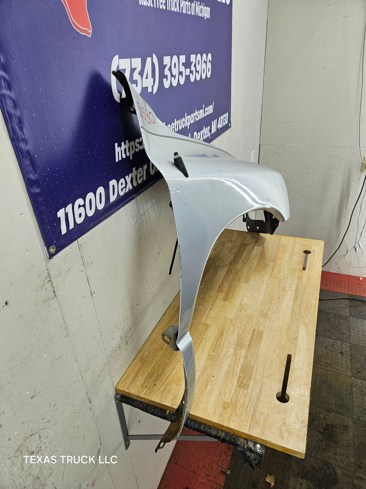 2003-2005 Dodge Ram 3rd Gen 1500 2500 3500 RH Passenger Side Front Fender