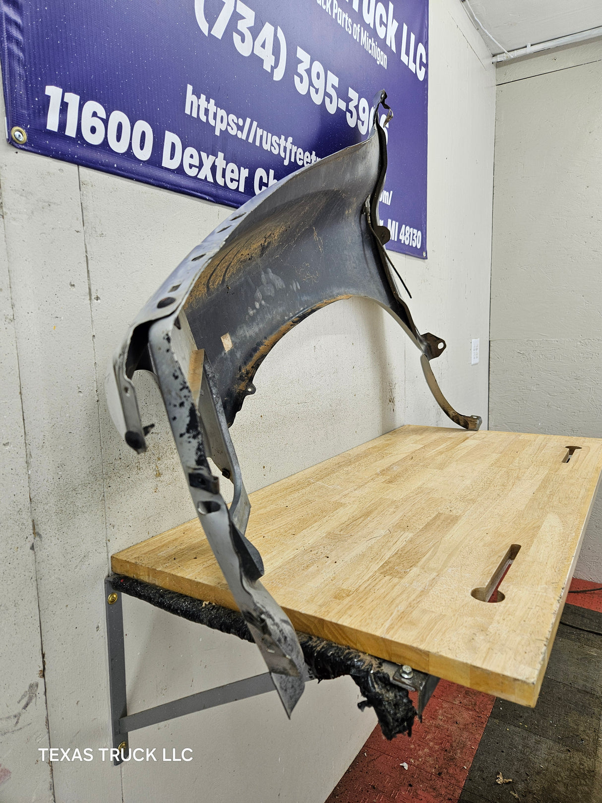 2003-2005 Dodge Ram 3rd Gen 1500 2500 3500 RH Passenger Side Front Fender