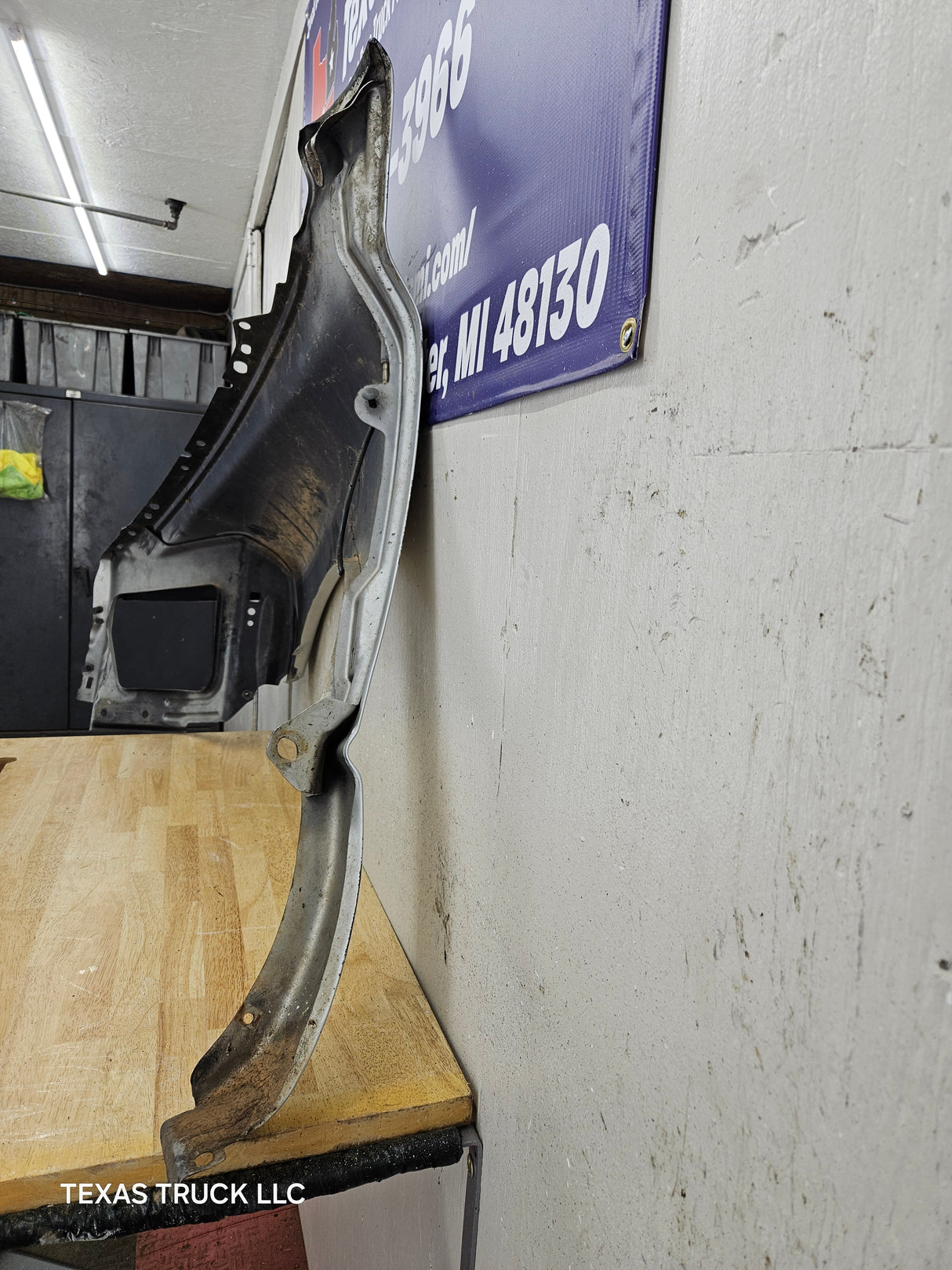 2003-2005 Dodge Ram 3rd Gen 1500 2500 3500 RH Passenger Side Front Fender