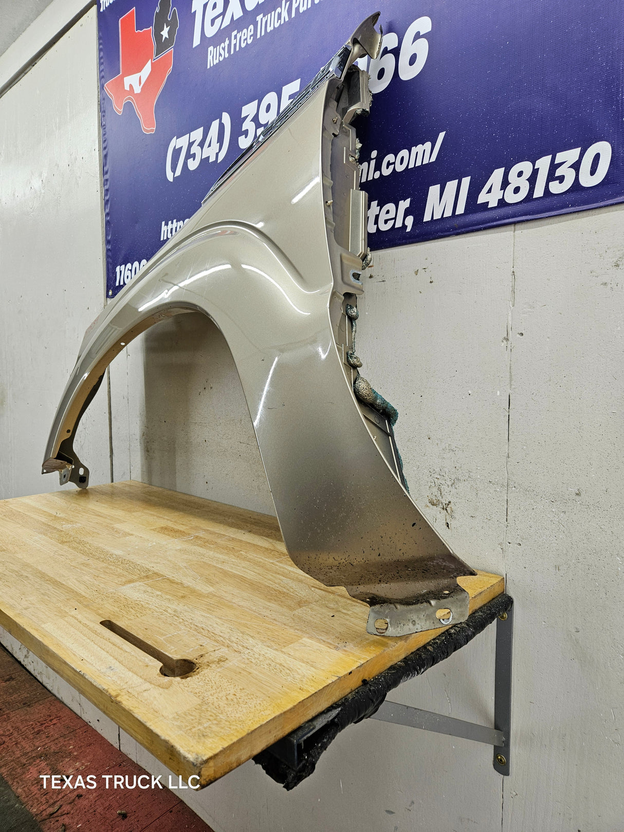 2011-2016 Ford Super Duty F250 F350 LH Driver Side Front Fender