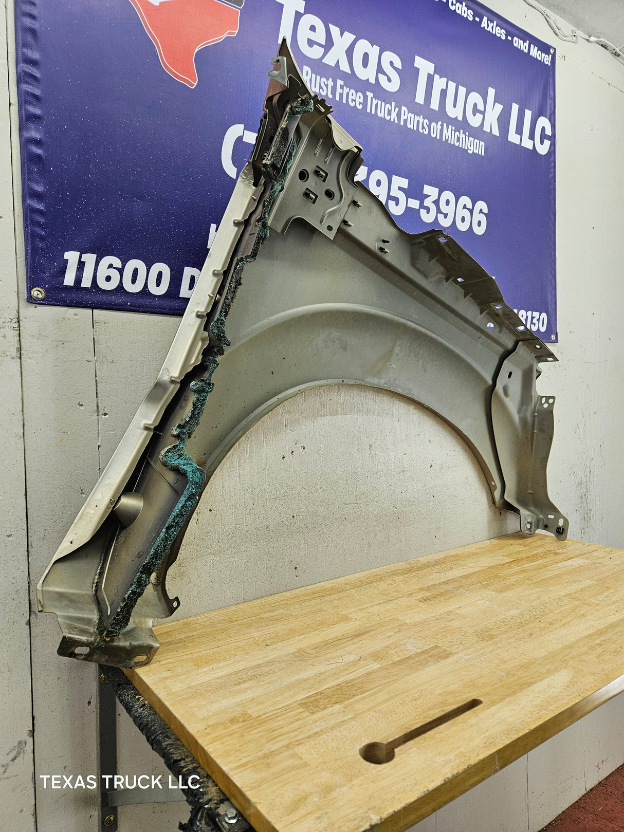 2011-2016 Ford Super Duty F250 F350 LH Driver Side Front Fender