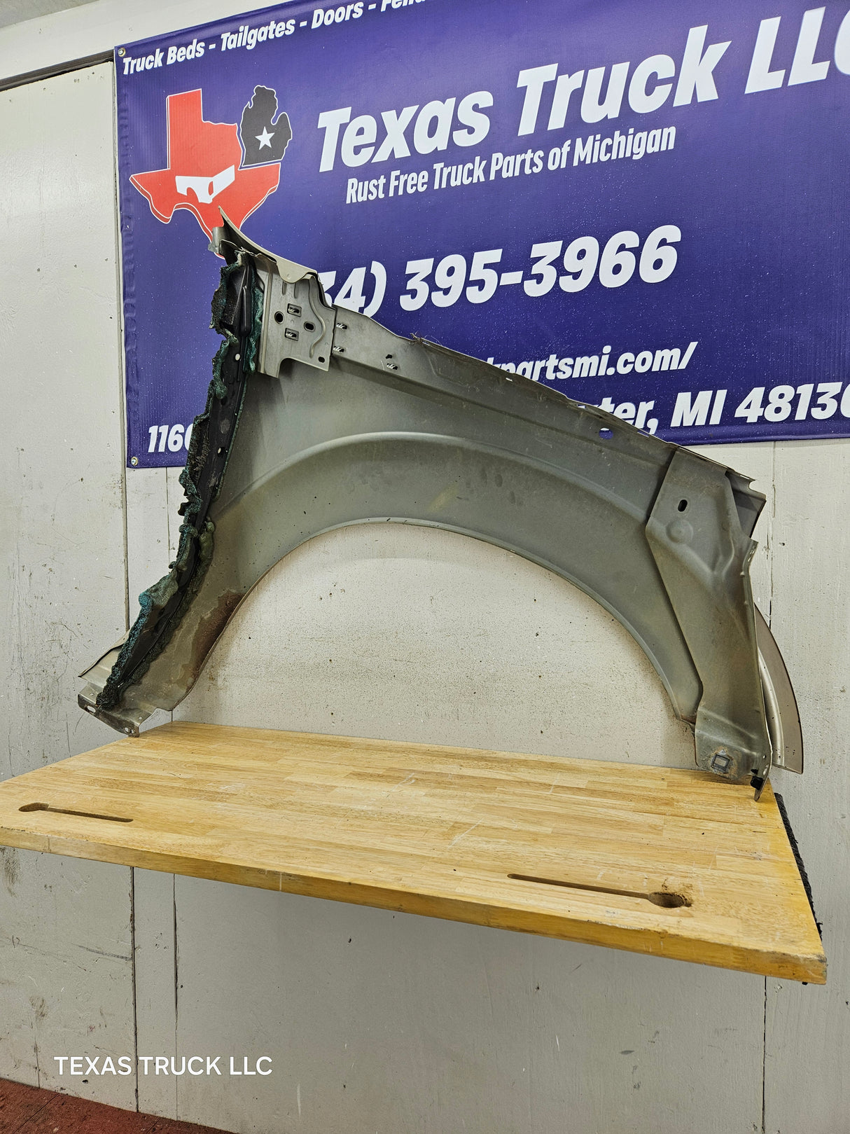 2011-2016 Ford Super Duty F250 F350 LH Driver Side Front Fender