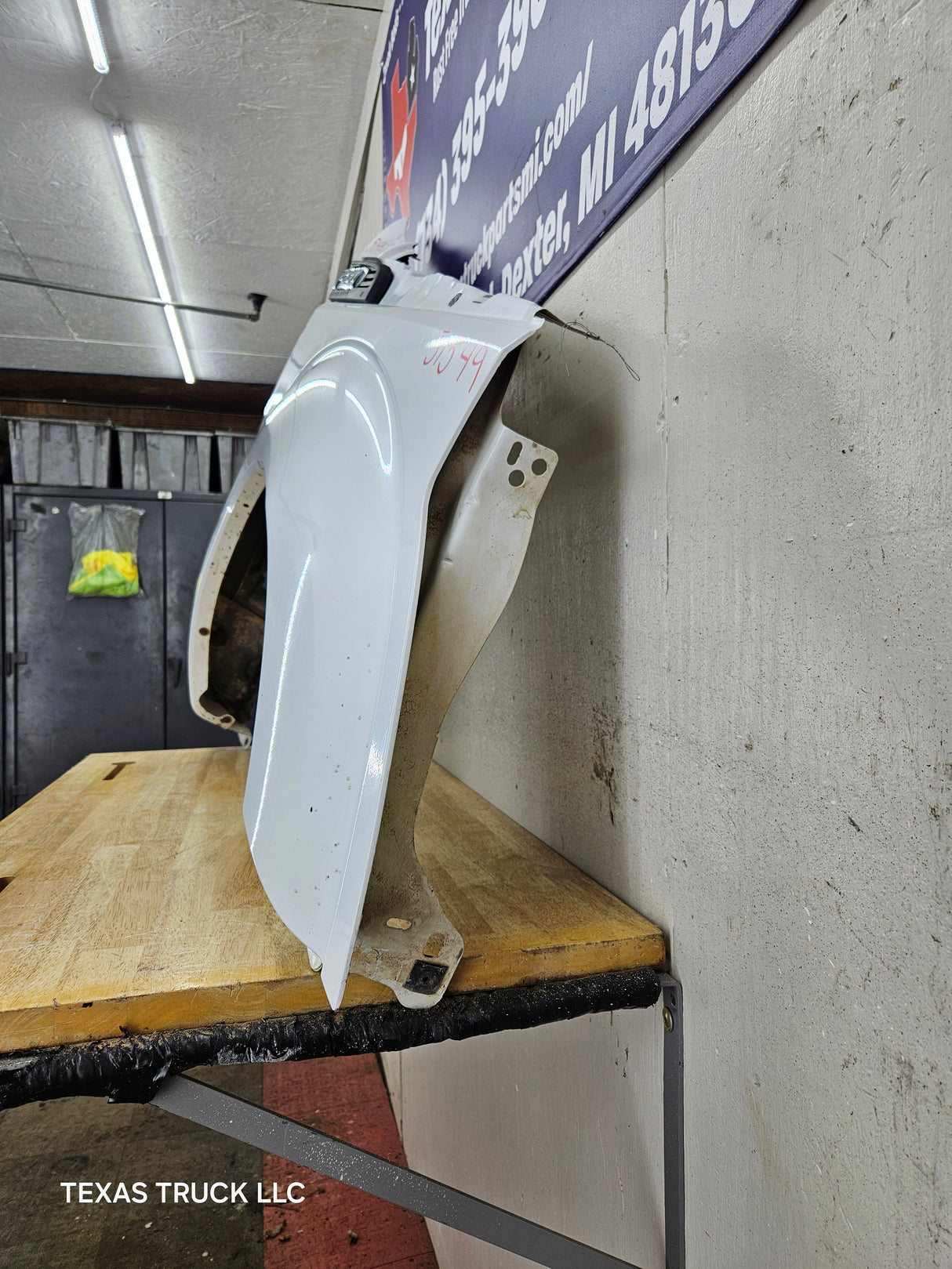 2011-2016 Ford Super Duty F250 F350 RH Passenger Side Front Fender