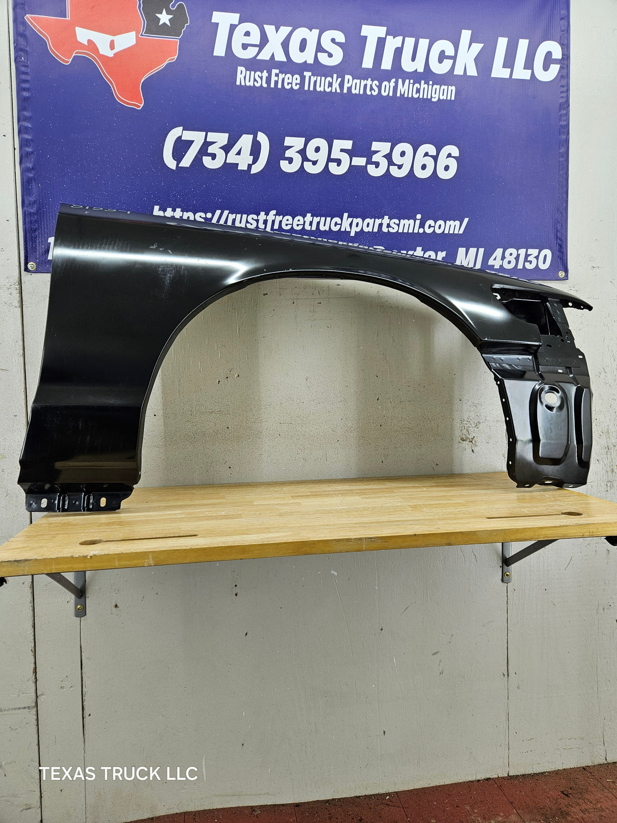 2003-2011 Ford Crown Victoria & Grand Marquis FRONT PASSENGER SIDE FENDER