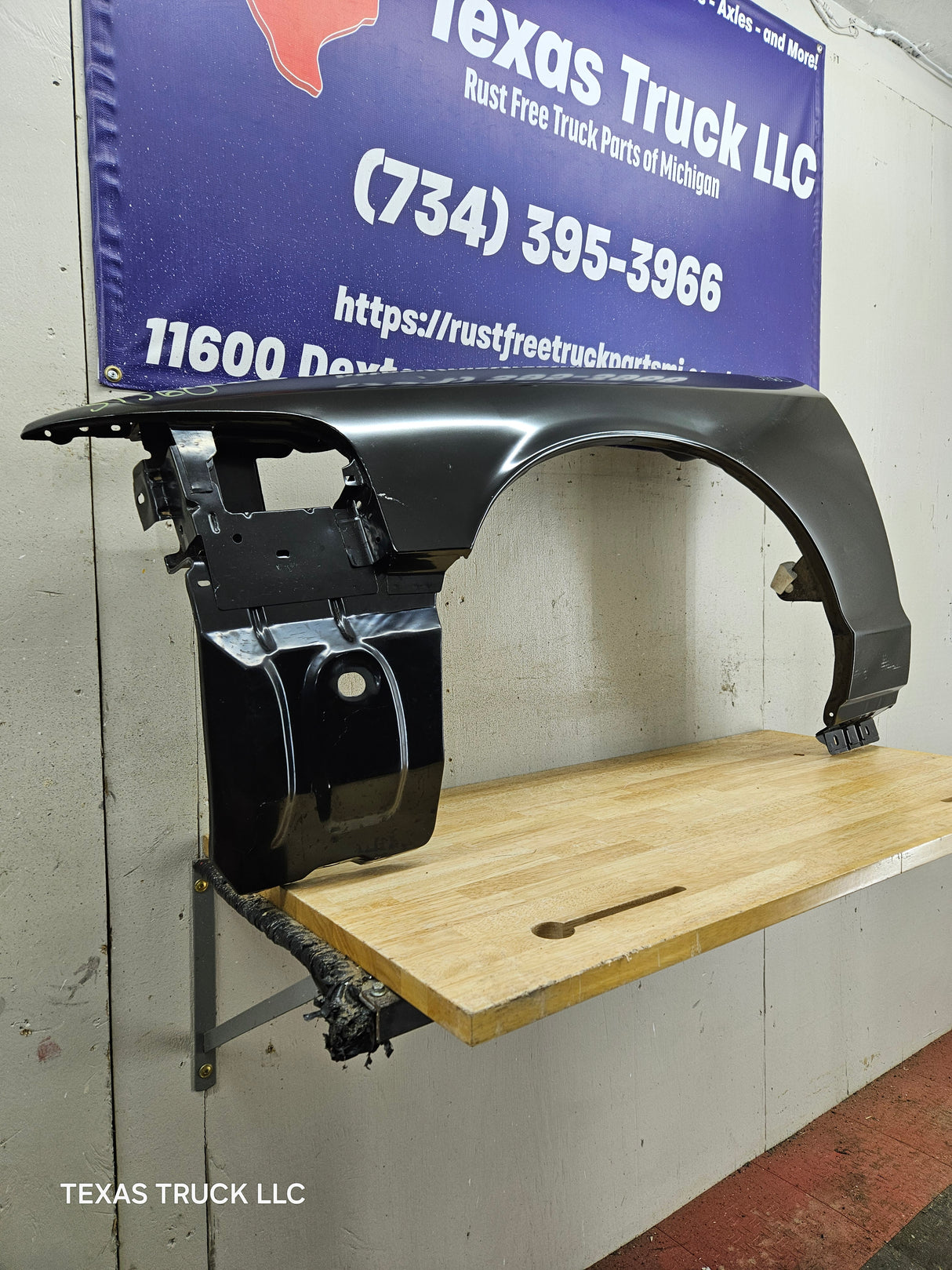 2003-2011 Ford Crown Victoria & Grand Marquis FRONT DRIVERSIDE FENDER