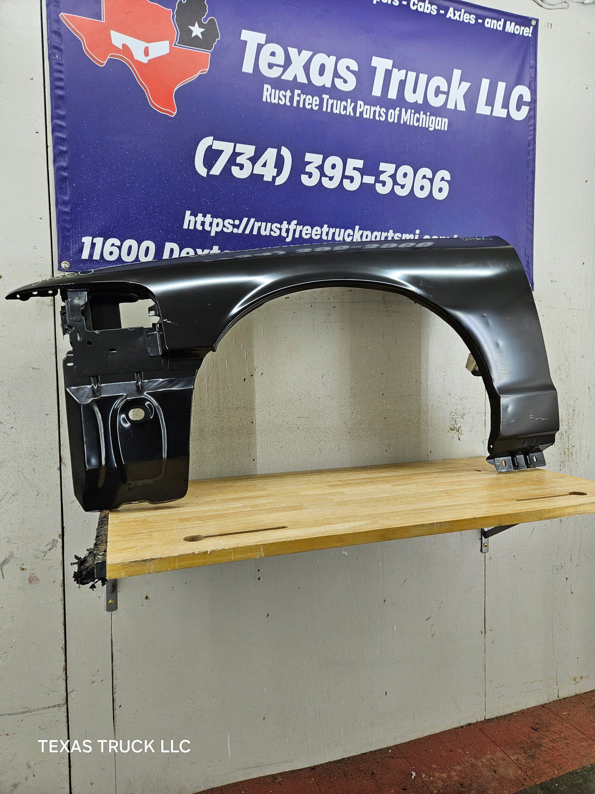2003-2011 Ford Crown Victoria & Grand Marquis FRONT DRIVERSIDE FENDER