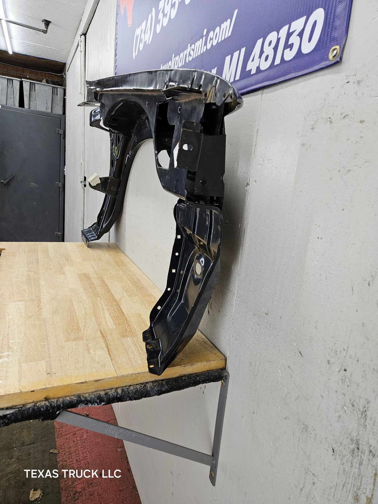 2003-2011 Ford Crown Victoria & Grand Marquis FRONT DRIVERSIDE FENDER