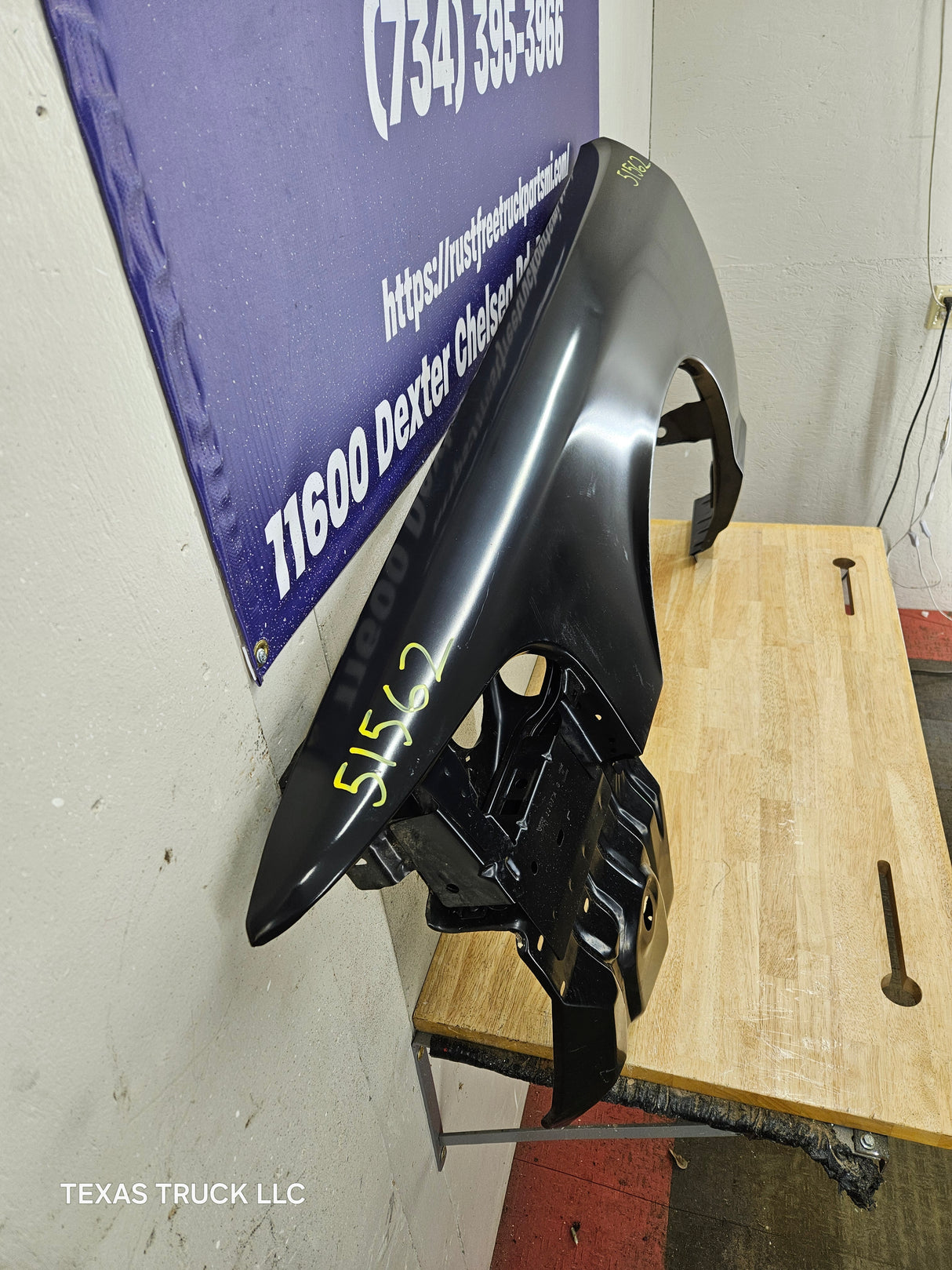 2003-2011 Ford Crown Victoria & Grand Marquis FRONT DRIVERSIDE FENDER