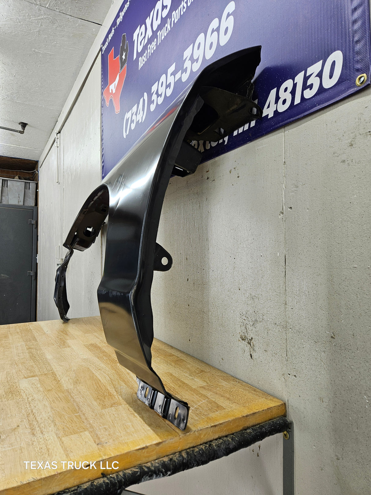 2003-2011 Ford Crown Victoria & Grand Marquis FRONT DRIVERSIDE FENDER