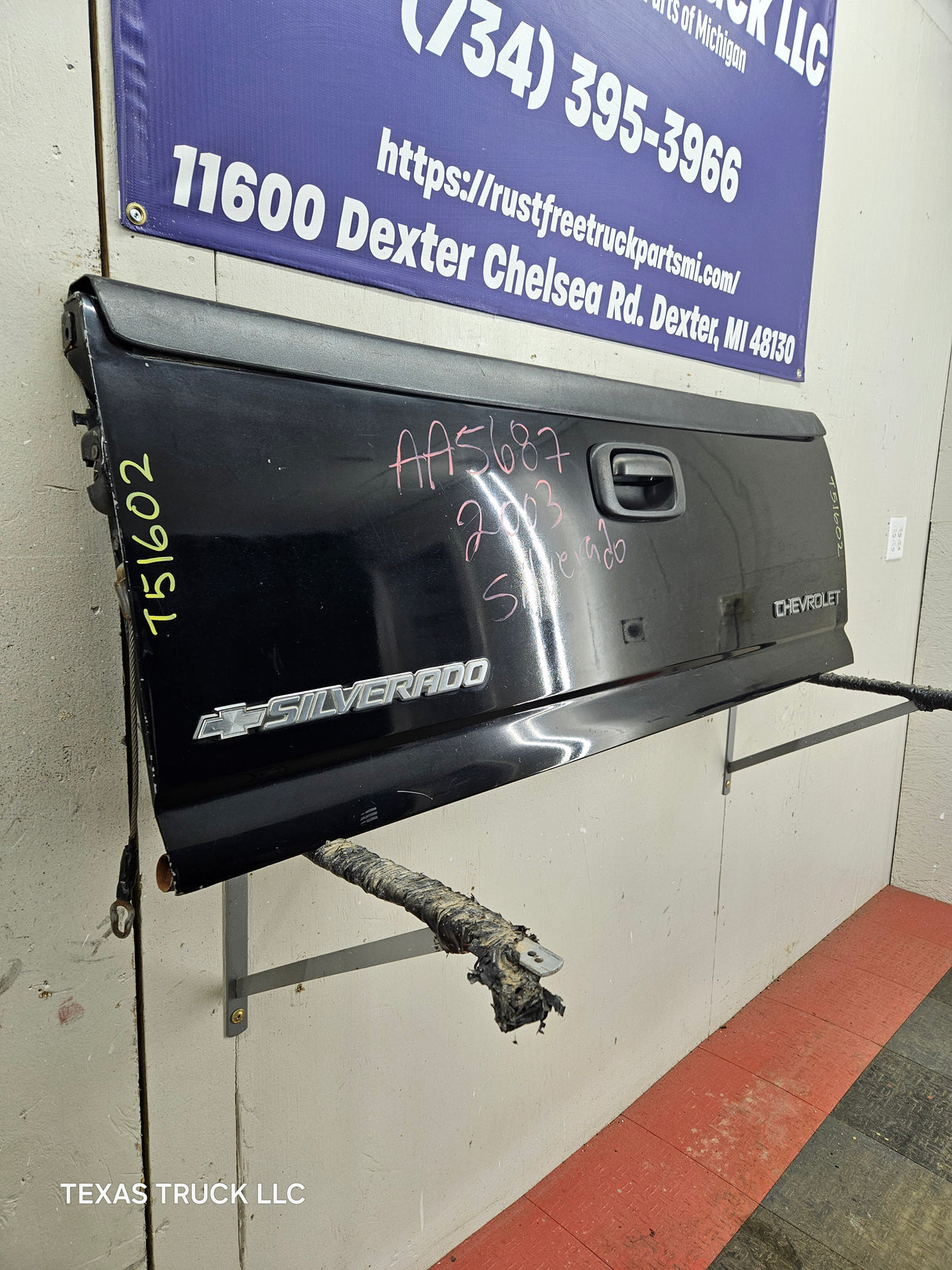 1999-2007 Chevrolet Silverado / GMC Sierra 1500 2500 3500 Tailgate