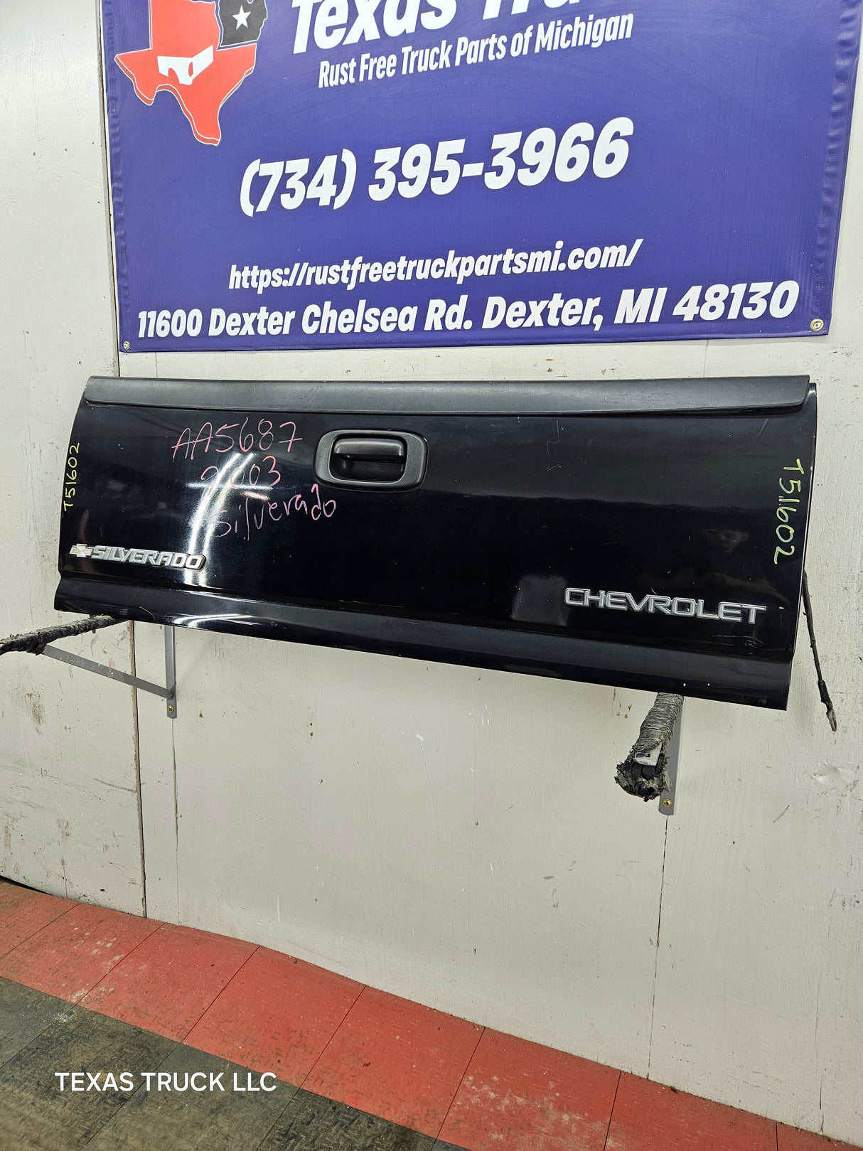 1999-2007 Chevrolet Silverado / GMC Sierra 1500 2500 3500 Tailgate