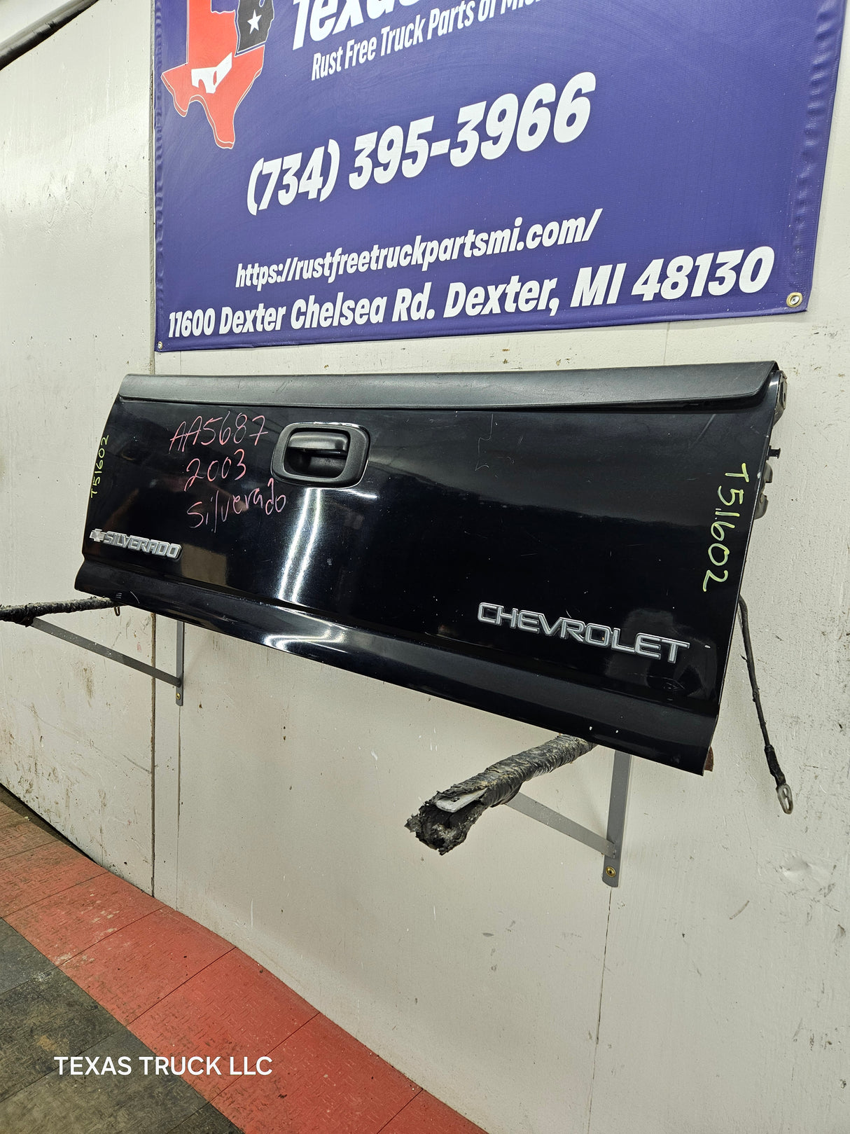 1999-2007 Chevrolet Silverado / GMC Sierra 1500 2500 3500 Tailgate