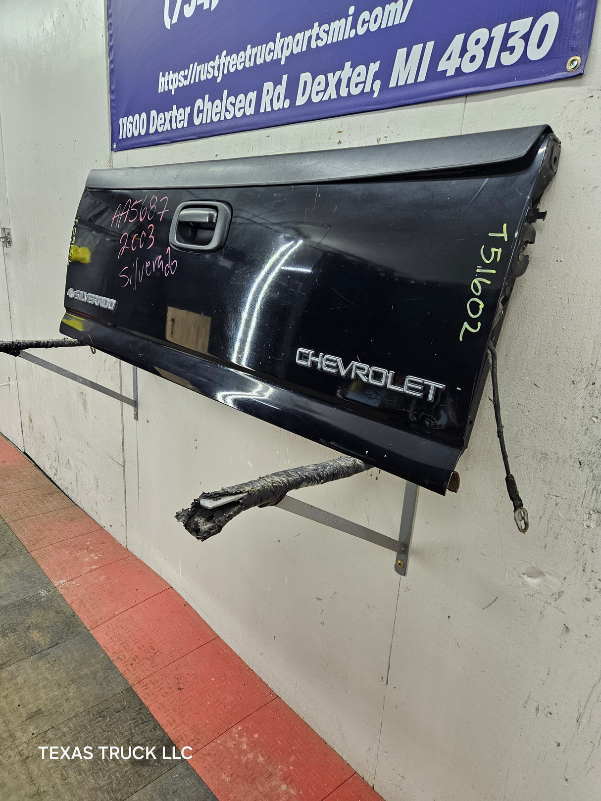 1999-2007 Chevrolet Silverado / GMC Sierra 1500 2500 3500 Tailgate