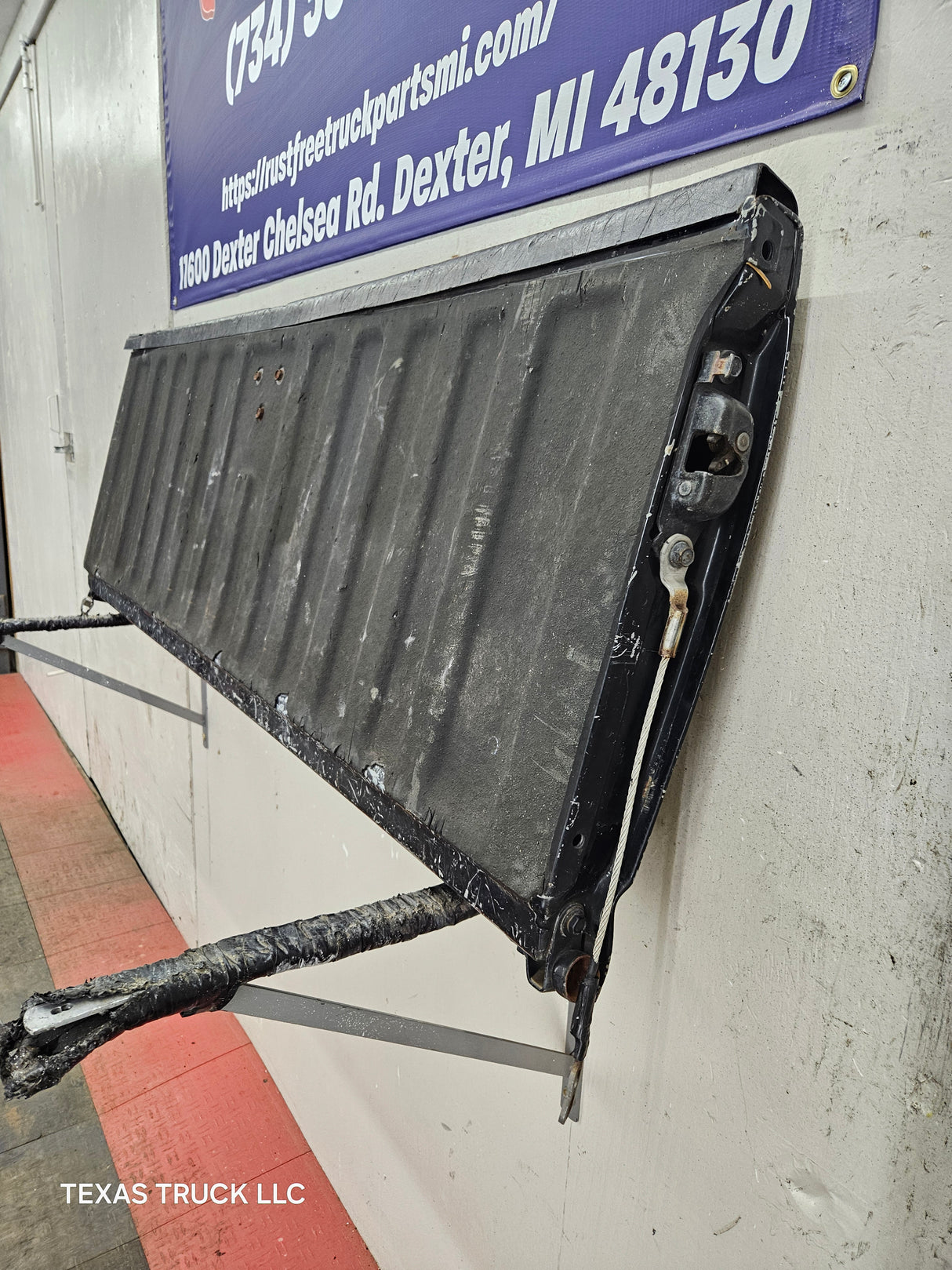 1999-2007 Chevrolet Silverado / GMC Sierra 1500 2500 3500 Tailgate