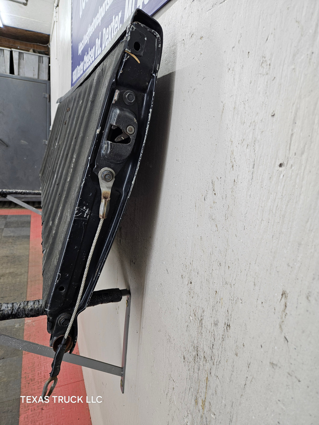 1999-2007 Chevrolet Silverado / GMC Sierra 1500 2500 3500 Tailgate