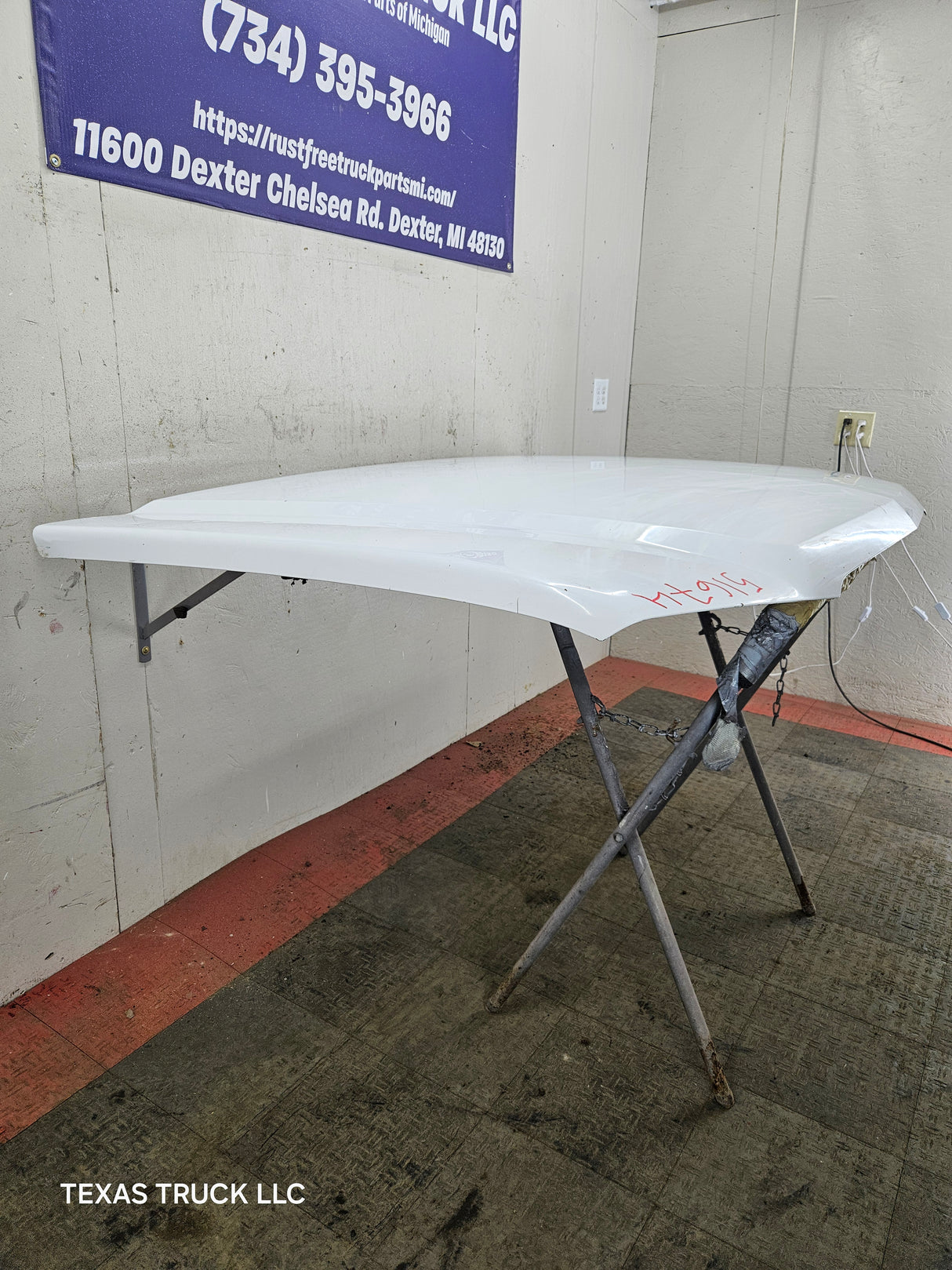 2003-2006 Chevrolet Silverado 1500 2500 'Cateye' Hood