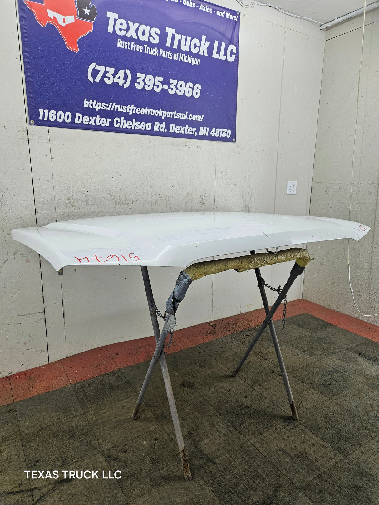 2003-2006 Chevrolet Silverado 1500 2500 'Cateye' Hood