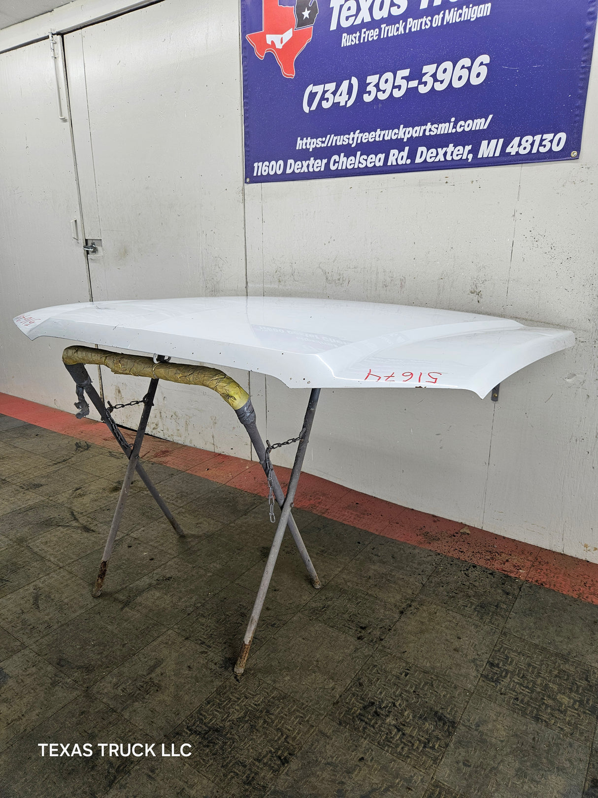 2003-2006 Chevrolet Silverado 1500 2500 'Cateye' Hood