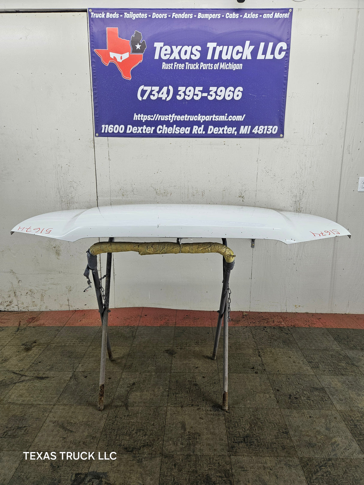 2003-2006 Chevrolet Silverado 1500 2500 'Cateye' Hood