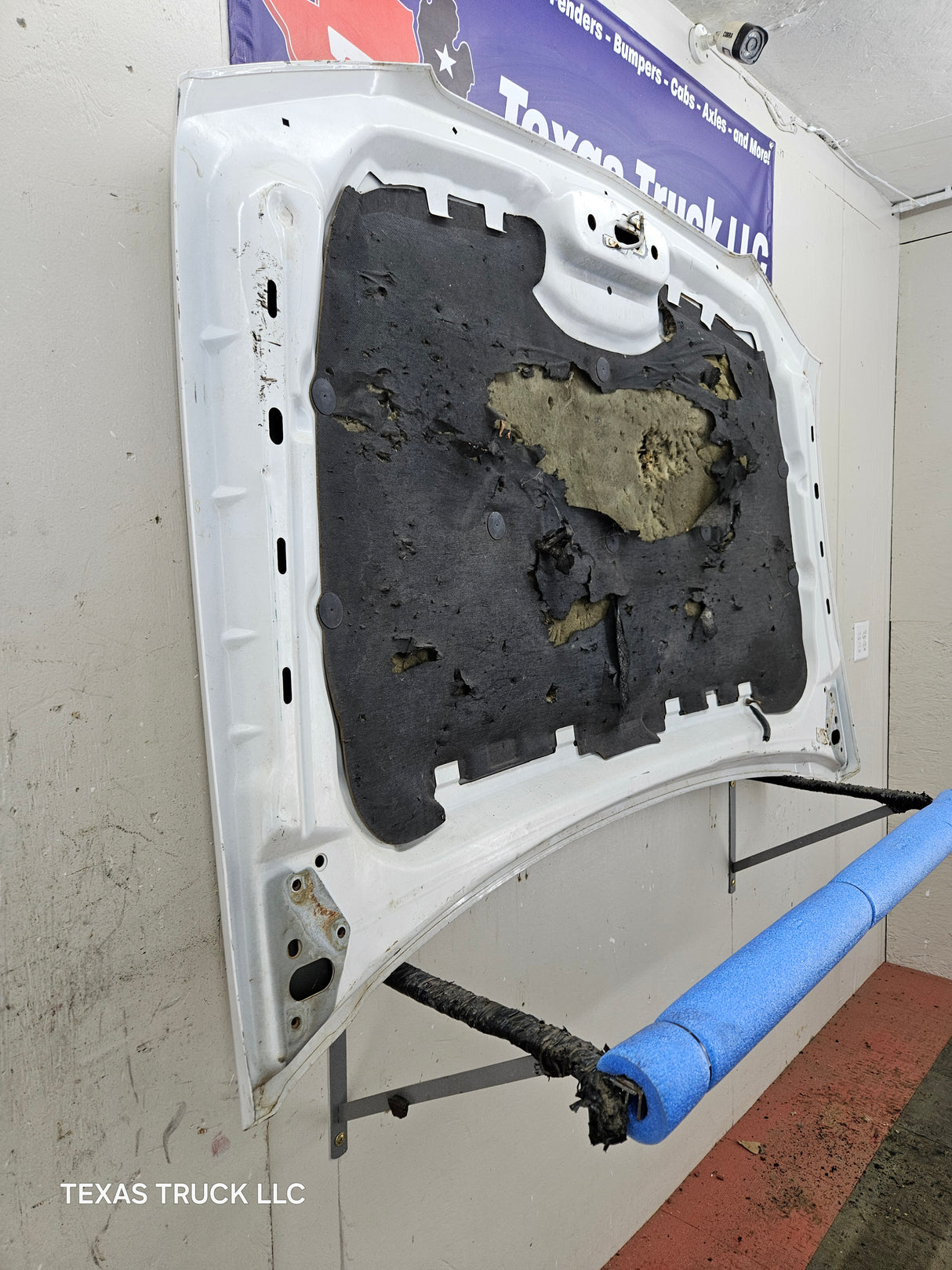 2003-2006 Chevrolet Silverado 1500 2500 'Cateye' Hood