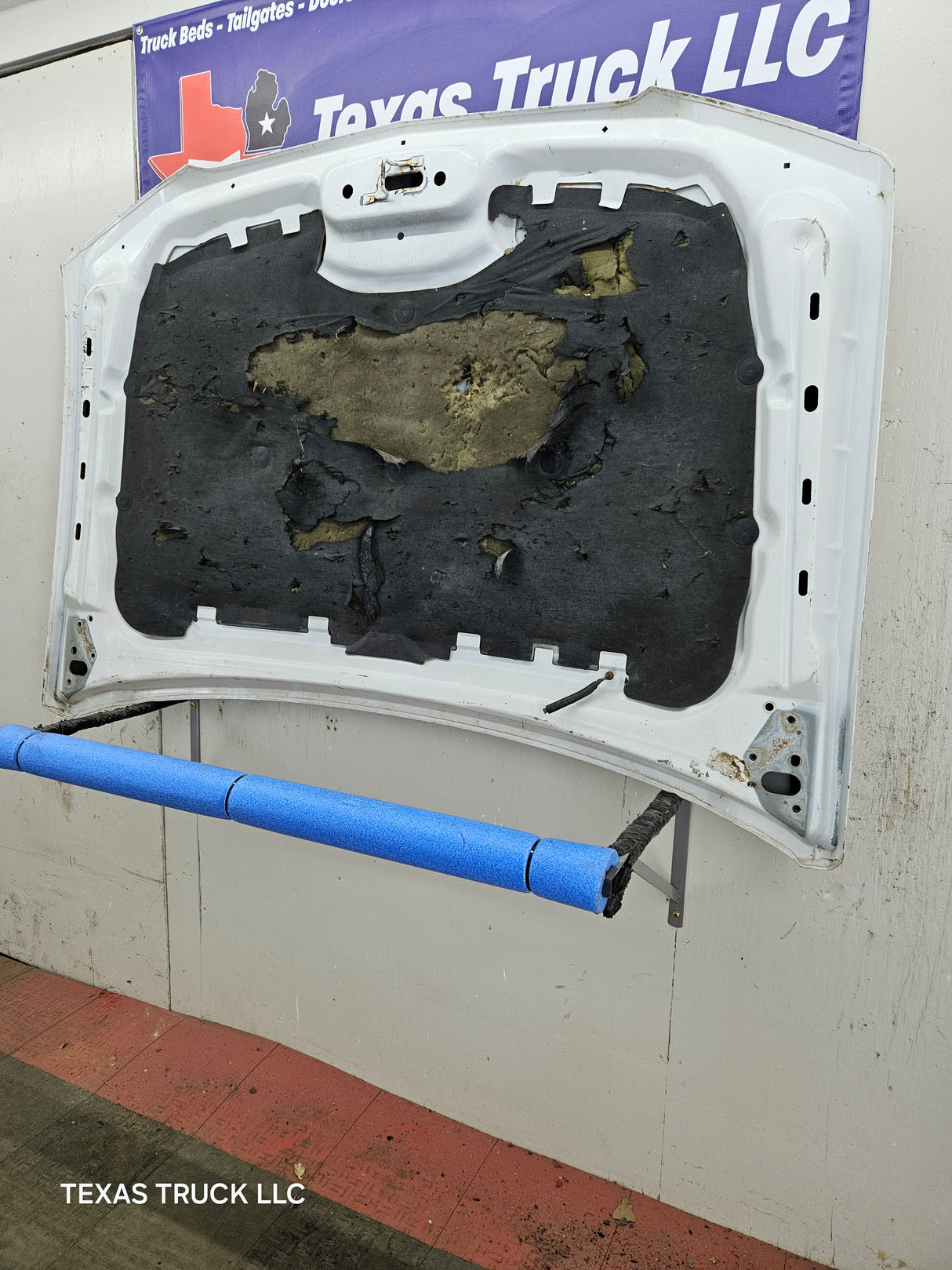 2003-2006 Chevrolet Silverado 1500 2500 'Cateye' Hood