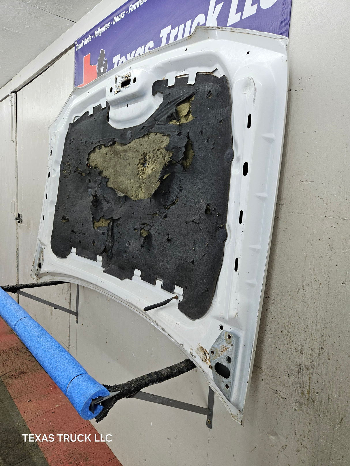 2003-2006 Chevrolet Silverado 1500 2500 'Cateye' Hood