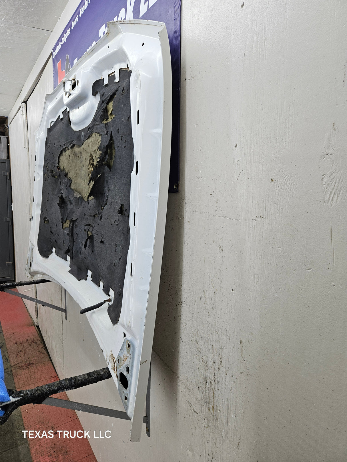 2003-2006 Chevrolet Silverado 1500 2500 'Cateye' Hood