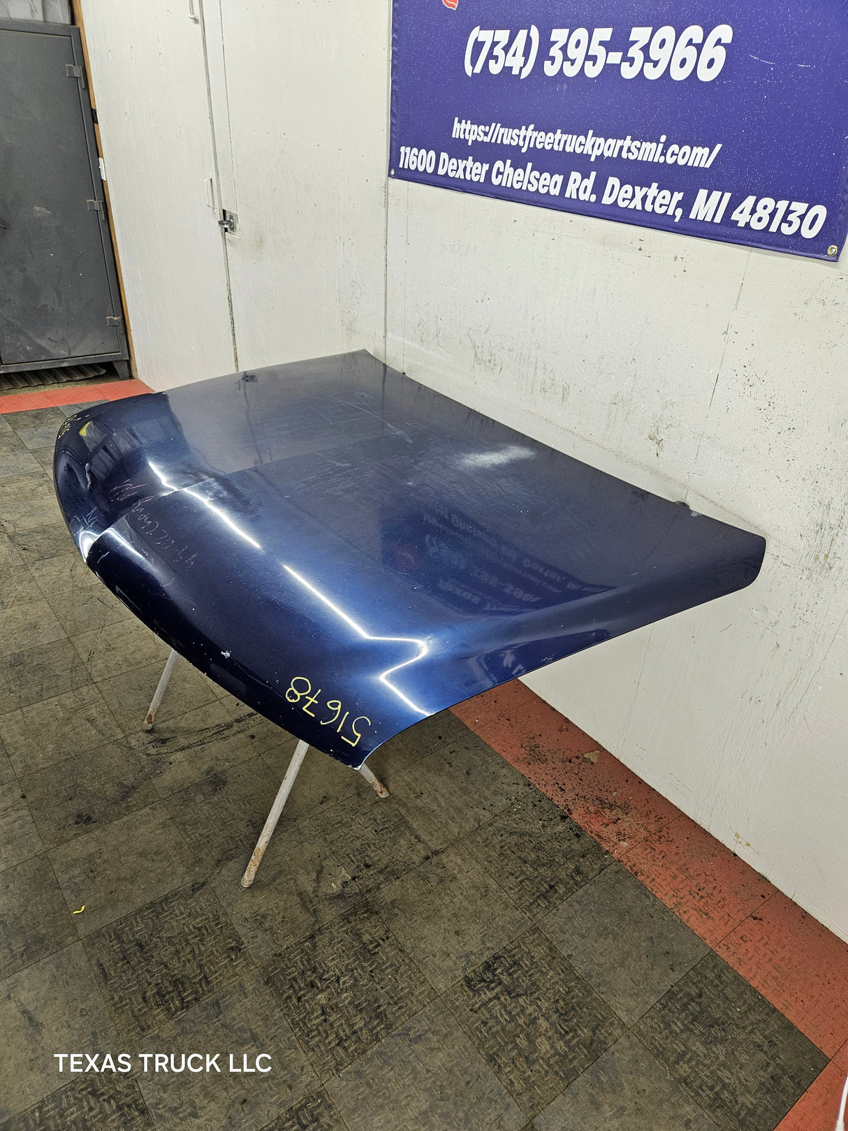 1999-2002 Chevrolet Silverado / Suburban 1500 2500 Hood